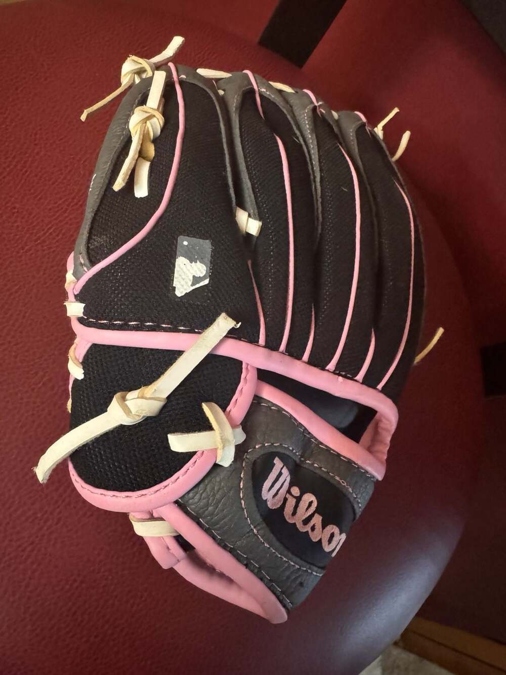 Wilson A200 10.5" Youth T-Ball Baseball Glove WTA01RB15B510BP Black/Pink